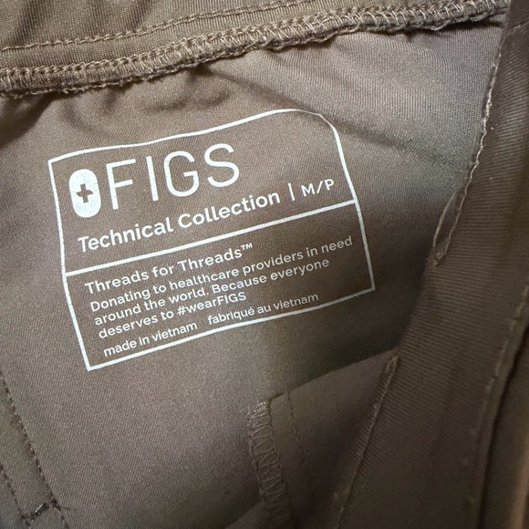 Figs Women's Brown Scrub Set - Picture 3 of 3